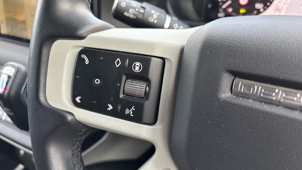 Land Rover Defender 3.0 D250 XS Edition 110 5dr Auto Diesel Estate - Image 23