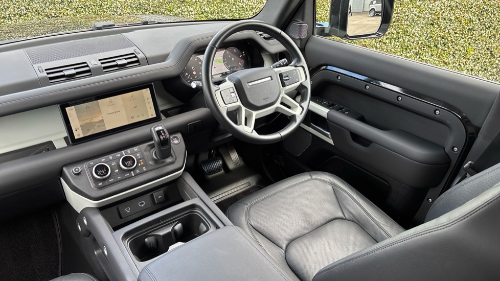 Land Rover Defender 3.0 D250 XS Edition 110 5dr Auto Diesel Estate - Image 32
