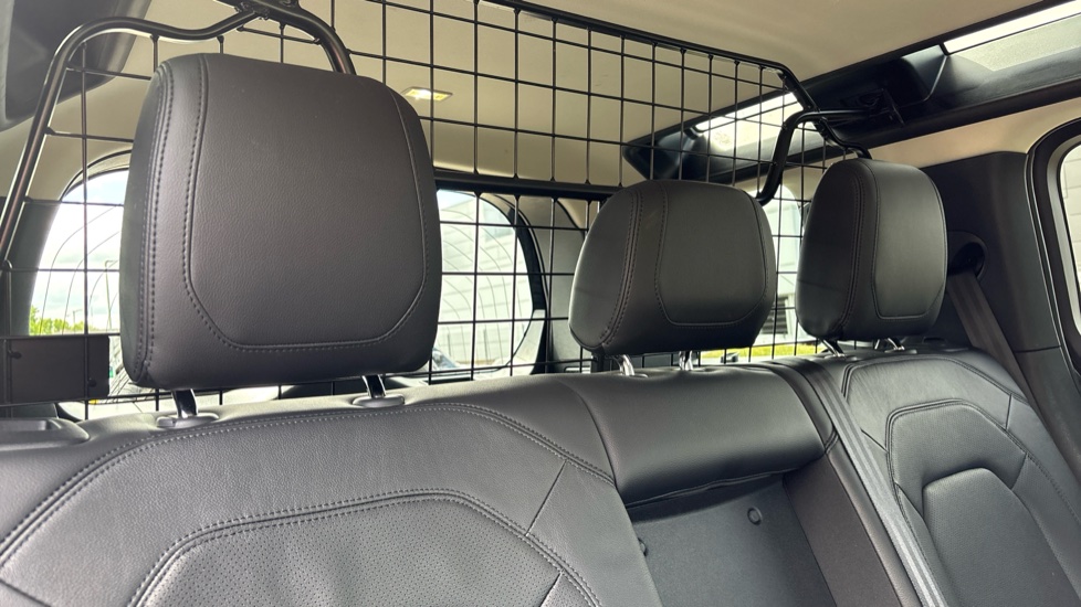 Land Rover Defender 3.0 D250 XS Edition 110 5dr Auto Diesel Estate - Image 35
