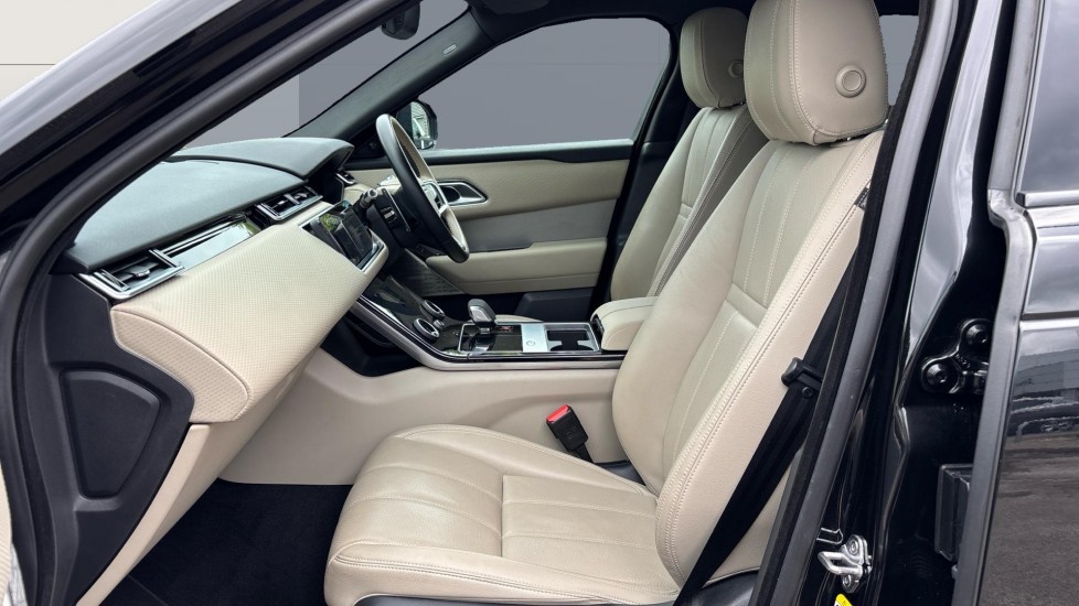 Land Rover Range Rover Velar 2.0 D200 Edition 5dr Auto Diesel Estate - Image 3