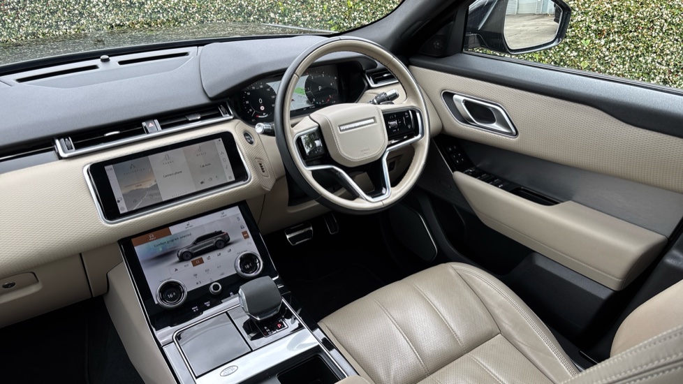 Land Rover Range Rover Velar 2.0 D200 Edition 5dr Auto Diesel Estate - Image 36
