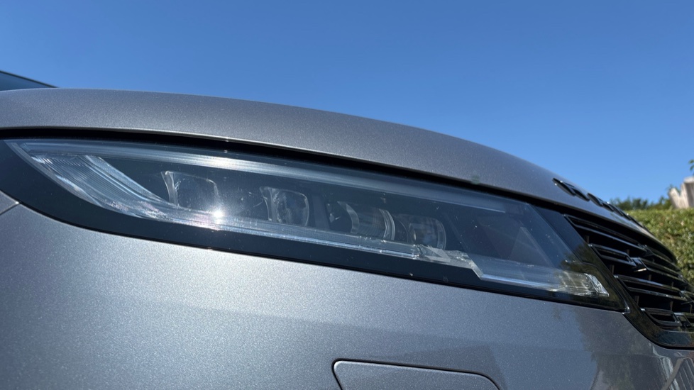 Land Rover Range Rover Sport 3.0 D300 Dynamic SE 5dr Auto Diesel Estate - Image 17