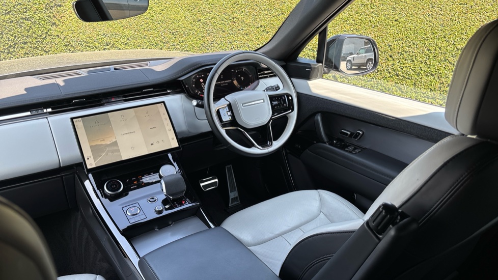 Land Rover Range Rover Sport 3.0 D300 Dynamic SE 5dr Auto Diesel Estate - Image 23