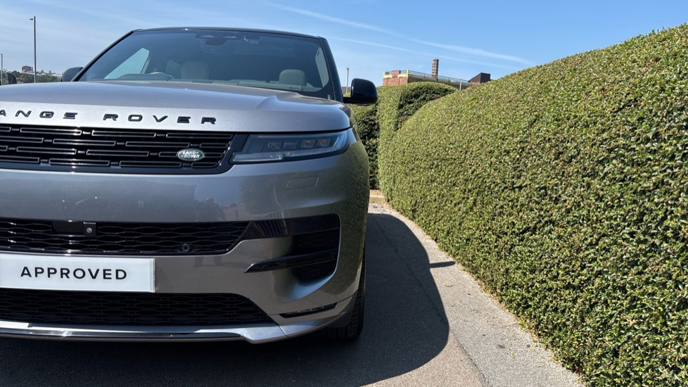 Land Rover Range Rover Sport 3.0 D300 Dynamic SE 5dr Auto Diesel Estate - Image 40