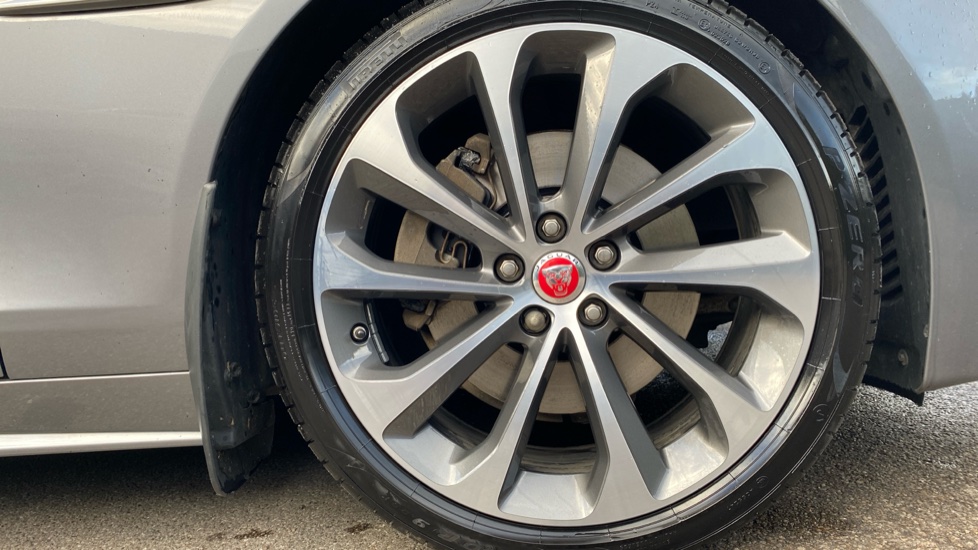 Jaguar XE 2.0 D200 R-Dynamic SE 4dr Auto Diesel Saloon - Image 8
