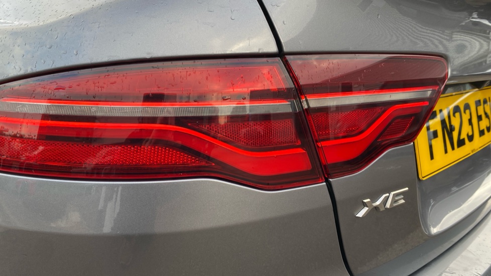 Jaguar XE 2.0 D200 R-Dynamic SE 4dr Auto Diesel Saloon - Image 19