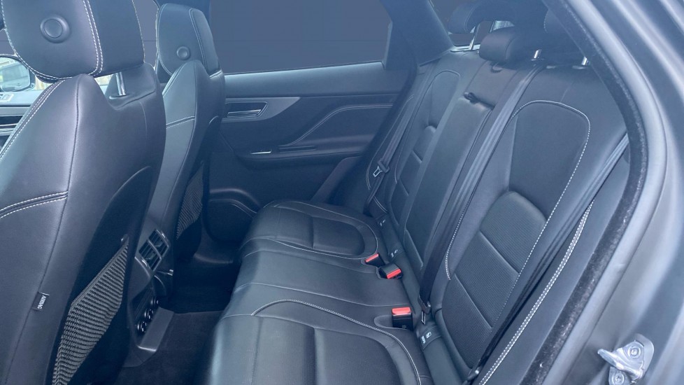 Jaguar F-Pace 3.0d V6 S 5dr Auto AWD Diesel Estate - Image 4