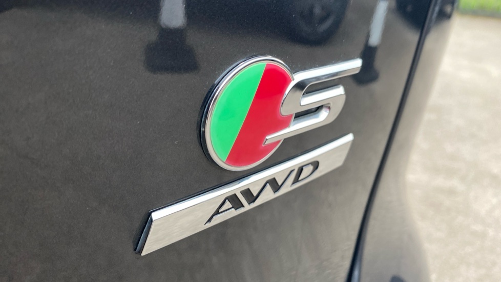 Jaguar F-Pace 3.0d V6 S 5dr Auto AWD Diesel Estate - Image 31