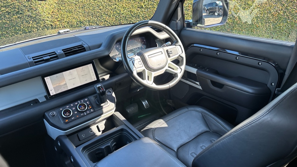 Land Rover Defender 2.0 D240 SE 110 5dr Auto [7 Seat] Diesel Estate - Image 27