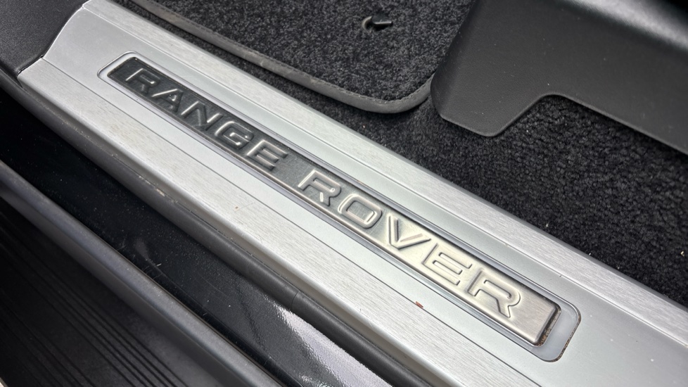 Land Rover Range Rover 3.0 SDV6 Westminster 4dr Auto Diesel Estate - Image 25