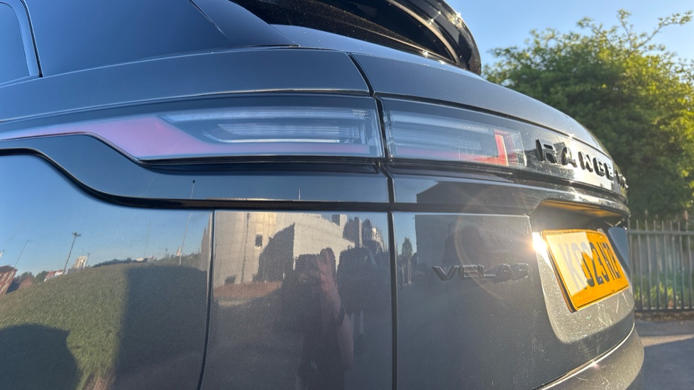 Land Rover Range Rover Velar 2.0 D200 MHEV Dynamic SE 5dr Auto Diesel Estate - Image 19
