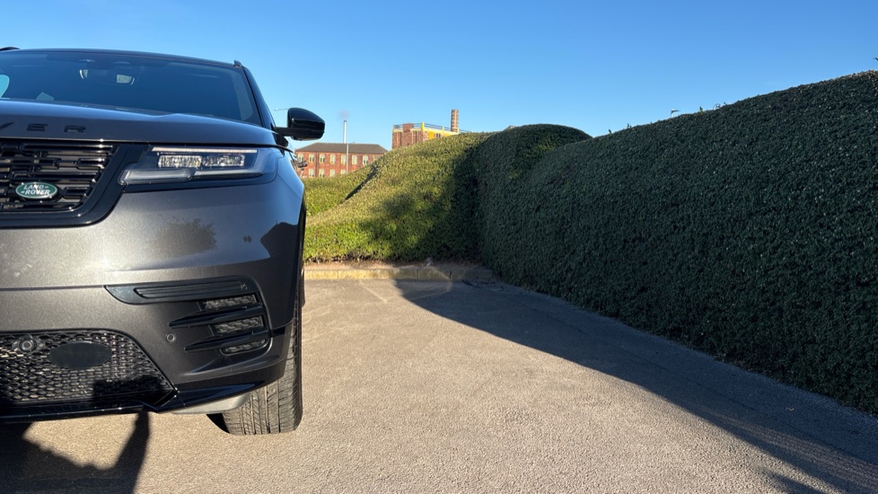 Land Rover Range Rover Velar 2.0 D200 MHEV Dynamic SE 5dr Auto Diesel Estate - Image 27