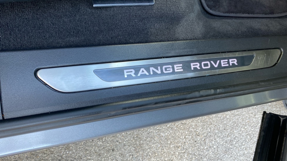 Land Rover Range Rover Evoque 2.0 D200 Autobiography 5dr Auto Diesel Hatchback - Image 22
