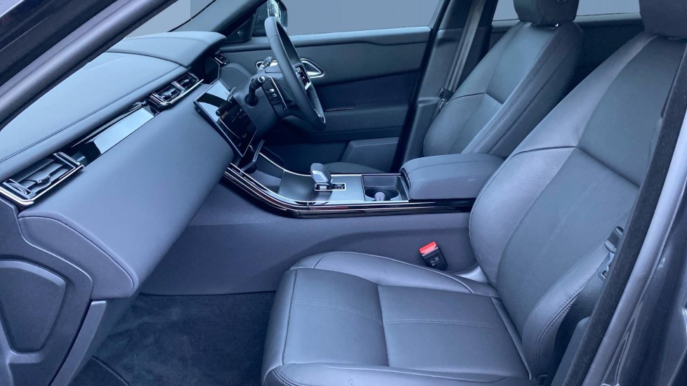 Land Rover Range Rover Velar 2.0 P400e Dynamic SE 5dr Auto Estate - Image 3