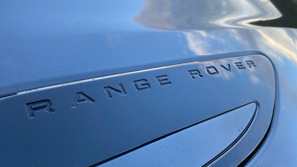Land Rover Range Rover Velar 2.0 P400e Dynamic SE 5dr Auto Estate - Image 20