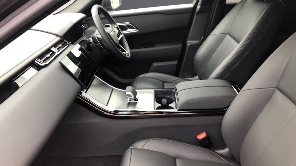 Land Rover Range Rover Velar 2.0 D200 MHEV Dynamic SE 5dr Auto Diesel Estate - Image 3