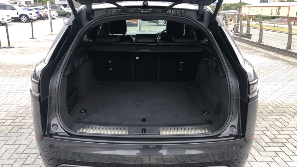 Land Rover Range Rover Velar 2.0 D200 MHEV Dynamic SE 5dr Auto Diesel Estate - Image 10