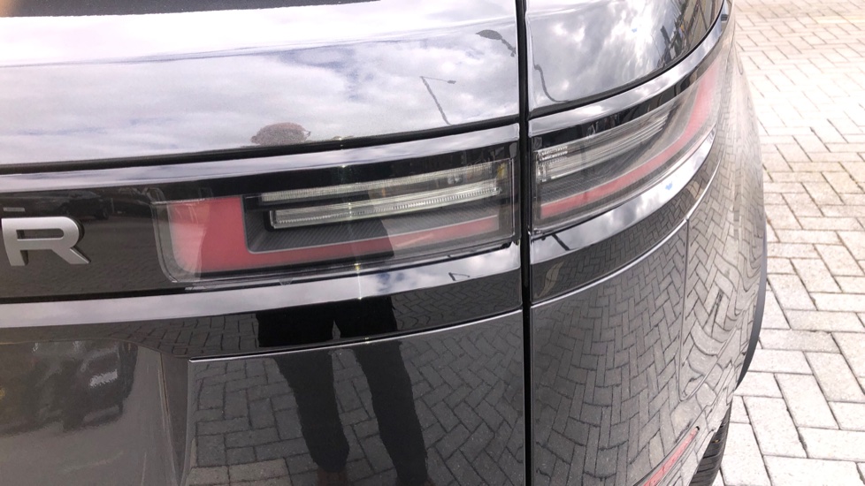 Land Rover Range Rover Velar 2.0 D200 MHEV Dynamic SE 5dr Auto Diesel Estate - Image 19