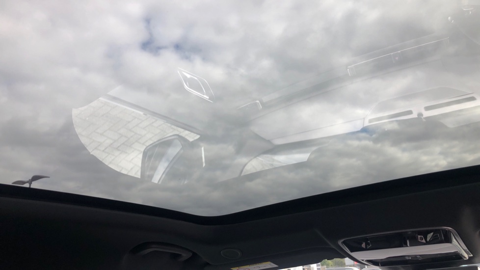 Land Rover Range Rover Velar 2.0 D200 MHEV Dynamic SE 5dr Auto Diesel Estate - Image 21