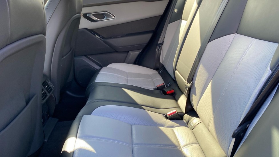 Land Rover Range Rover Velar 2.0 D200 MHEV Autobiography 5dr Auto [Revised] Diesel Estate - Image 4