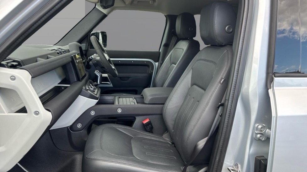 Land Rover Defender 2.0 P400e XS Edition 110 5dr Auto Estate - Image 3