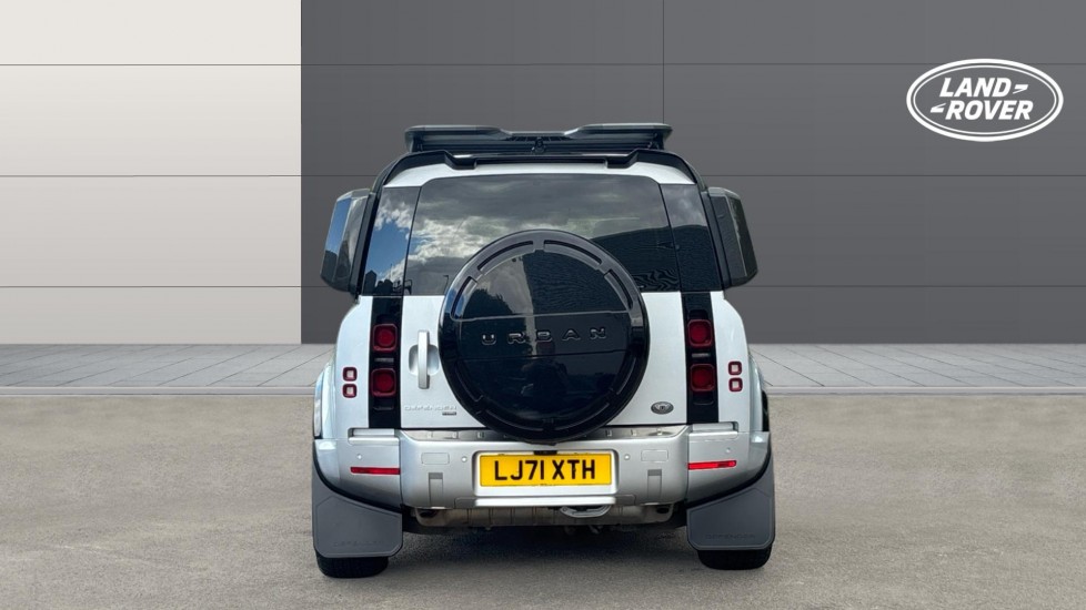 Land Rover Defender 2.0 P400e XS Edition 110 5dr Auto Estate - Image 6