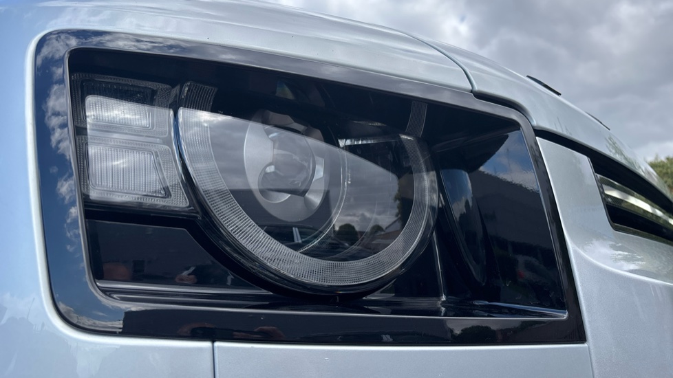 Land Rover Defender 2.0 P400e XS Edition 110 5dr Auto Estate - Image 17