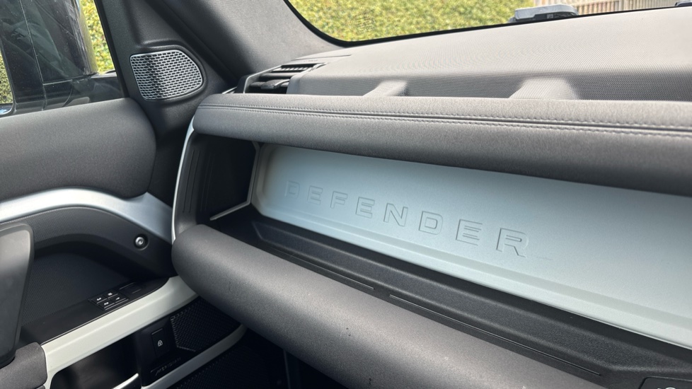 Land Rover Defender 2.0 P400e XS Edition 110 5dr Auto Estate - Image 23