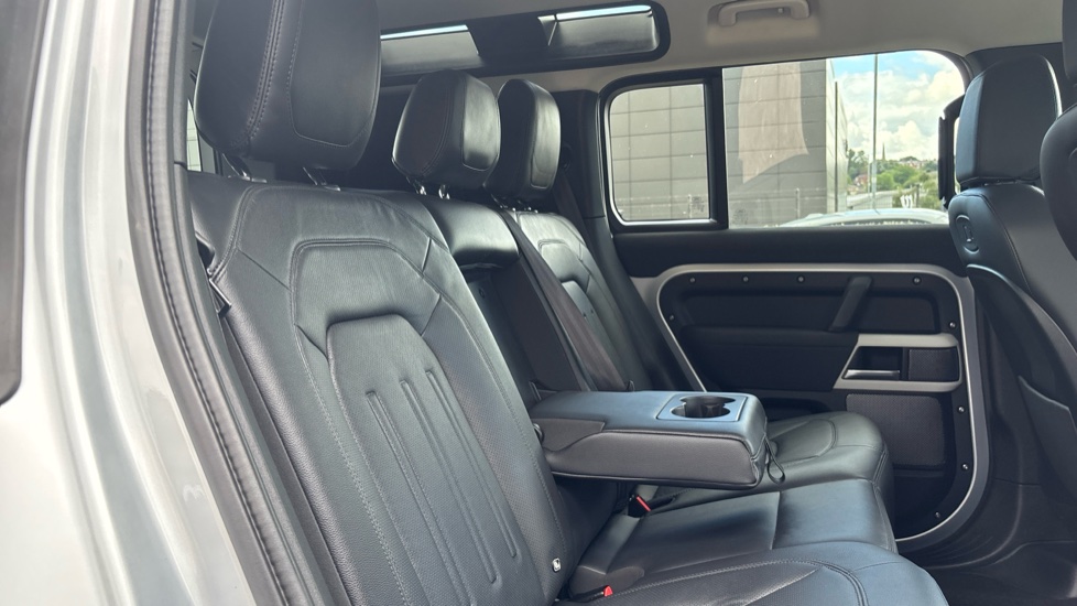 Land Rover Defender 2.0 P400e XS Edition 110 5dr Auto Estate - Image 34