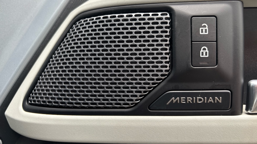 Land Rover Defender 2.0 P400e XS Edition 110 5dr Auto Estate - Image 36