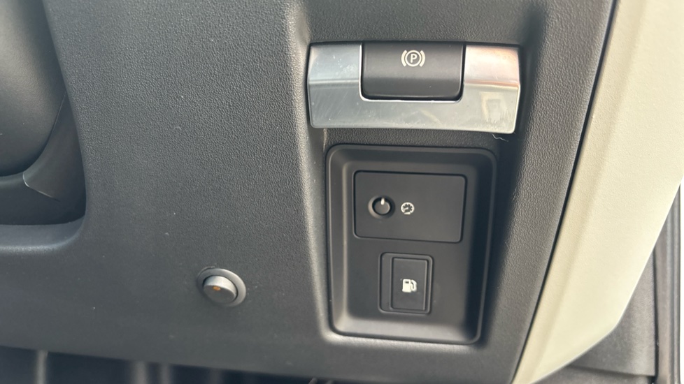 Land Rover Defender 2.0 P400e XS Edition 110 5dr Auto Estate - Image 37