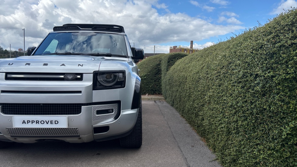 Land Rover Defender 2.0 P400e XS Edition 110 5dr Auto Estate - Image 45