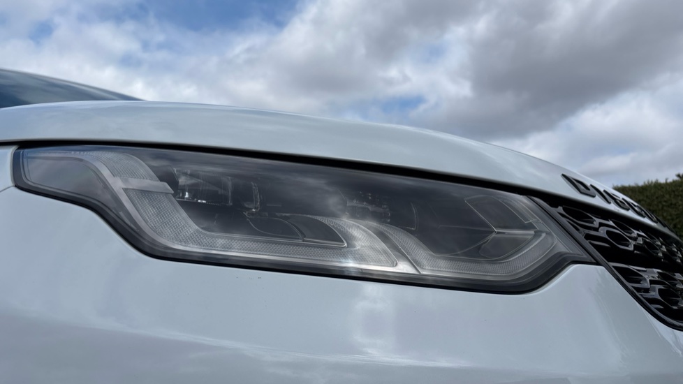 Land Rover Discovery Sport 2.0 P200 R-Dynamic SE 5dr Auto Petrol Station Wagon - Image 17