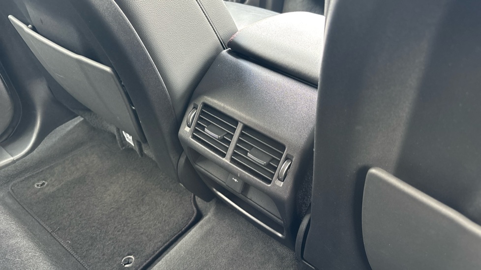 Land Rover Discovery Sport 2.0 P200 R-Dynamic SE 5dr Auto Petrol Station Wagon - Image 18
