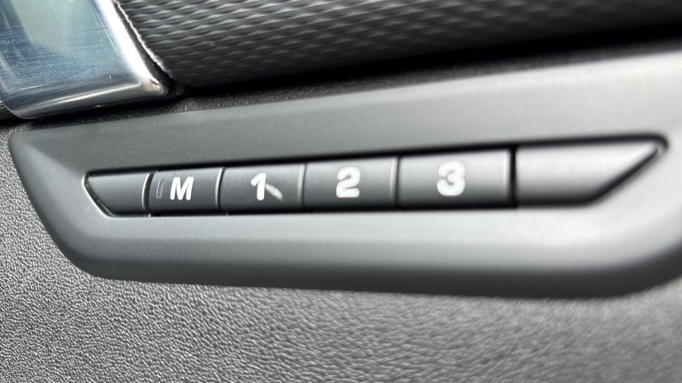 Land Rover Discovery Sport 2.0 P200 R-Dynamic SE 5dr Auto Petrol Station Wagon - Image 27