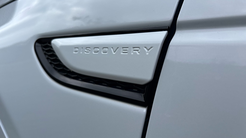 Land Rover Discovery Sport 2.0 P200 R-Dynamic SE 5dr Auto Petrol Station Wagon - Image 35