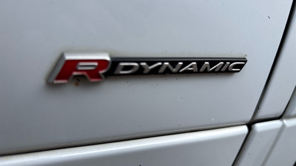 Land Rover Discovery Sport 2.0 P200 R-Dynamic SE 5dr Auto Petrol Station Wagon - Image 36