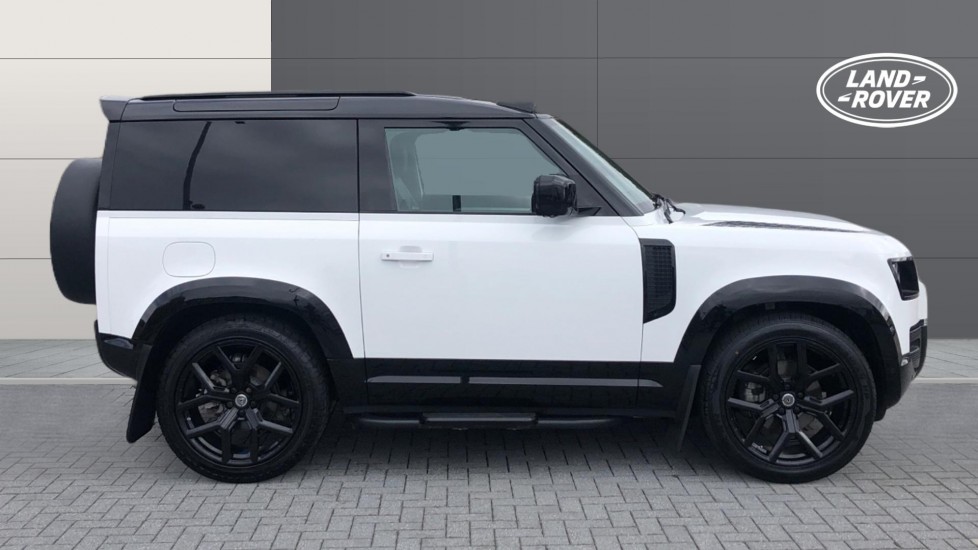 Land Rover Defender 90 Diesel 3.0 D250 Hard Top HSE Auto - Image 5
