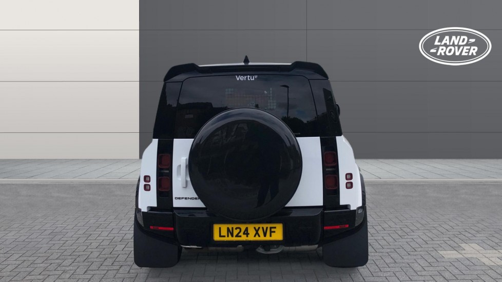 Land Rover Defender 90 Diesel 3.0 D250 Hard Top HSE Auto - Image 6