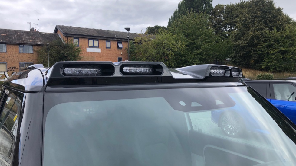 Land Rover Defender 90 Diesel 3.0 D250 Hard Top HSE Auto - Image 21