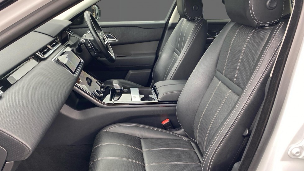 Land Rover Range Rover Velar 2.0 D200 S 5dr Auto Diesel Estate - Image 3