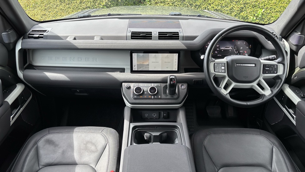 Land Rover Defender 3.0 D250 X-Dynamic SE 110 5dr Auto Diesel Estate - Image 9