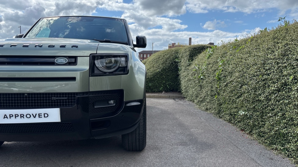 Land Rover Defender 3.0 D250 X-Dynamic SE 110 5dr Auto Diesel Estate - Image 42