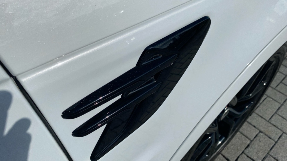 Land Rover Range Rover Sport 5.0 V8 S/C 575 SVR 5dr Auto Petrol Estate - Image 23
