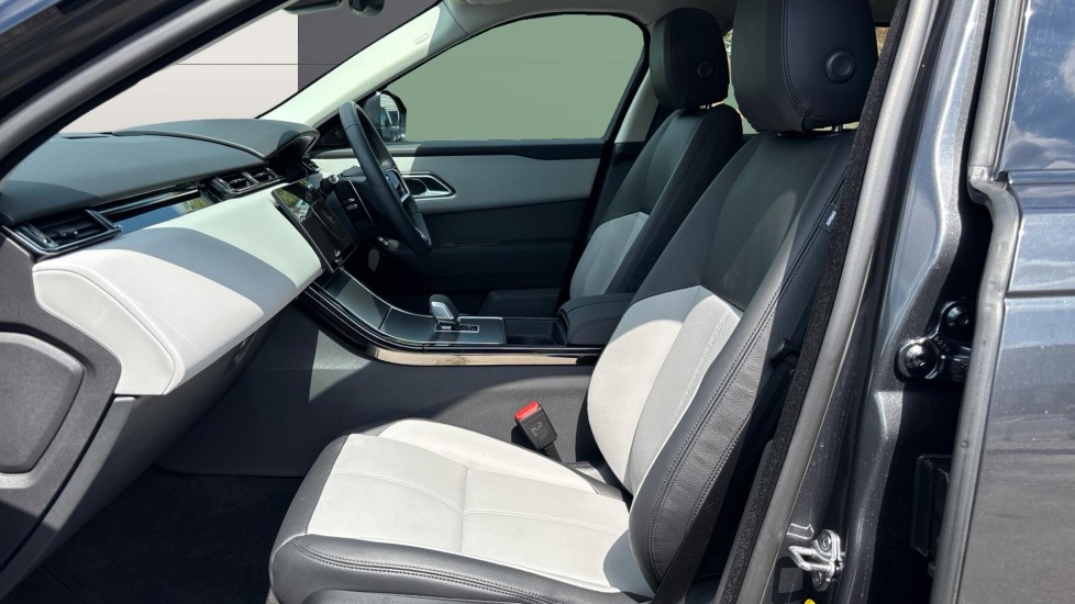 Land Rover Range Rover Velar 2.0 D200 MHEV Dynamic SE 5dr Auto Diesel Estate - Image 3