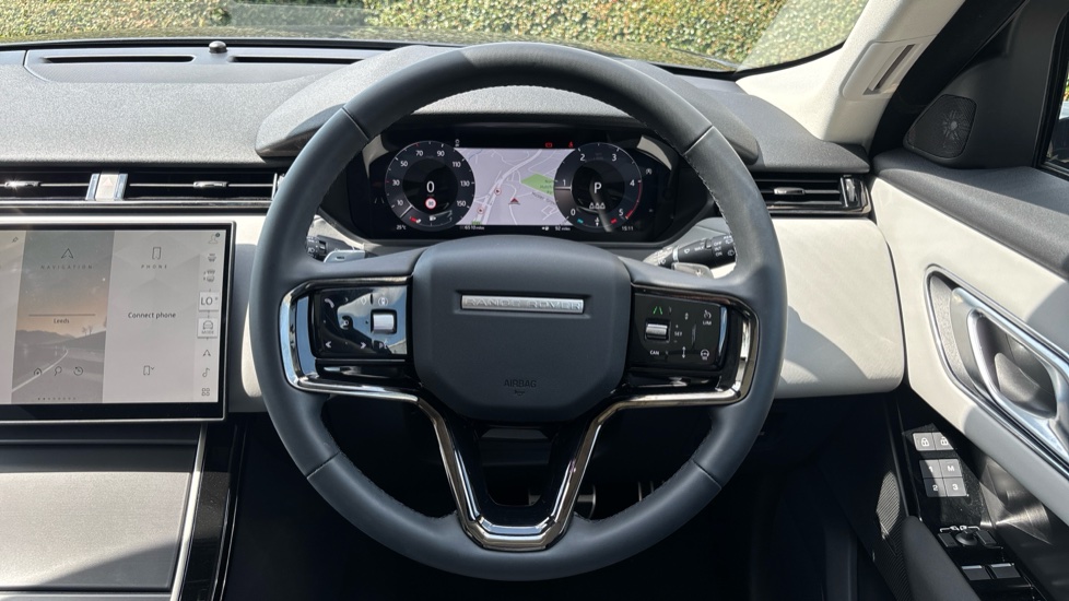 Land Rover Range Rover Velar 2.0 D200 MHEV Dynamic SE 5dr Auto Diesel Estate - Image 15