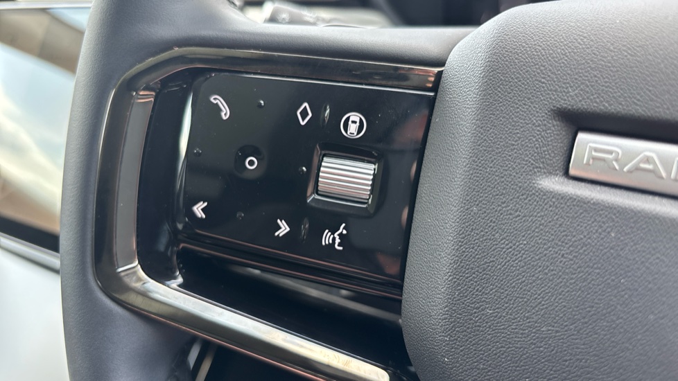 Land Rover Range Rover Velar 2.0 D200 MHEV Dynamic SE 5dr Auto Diesel Estate - Image 35