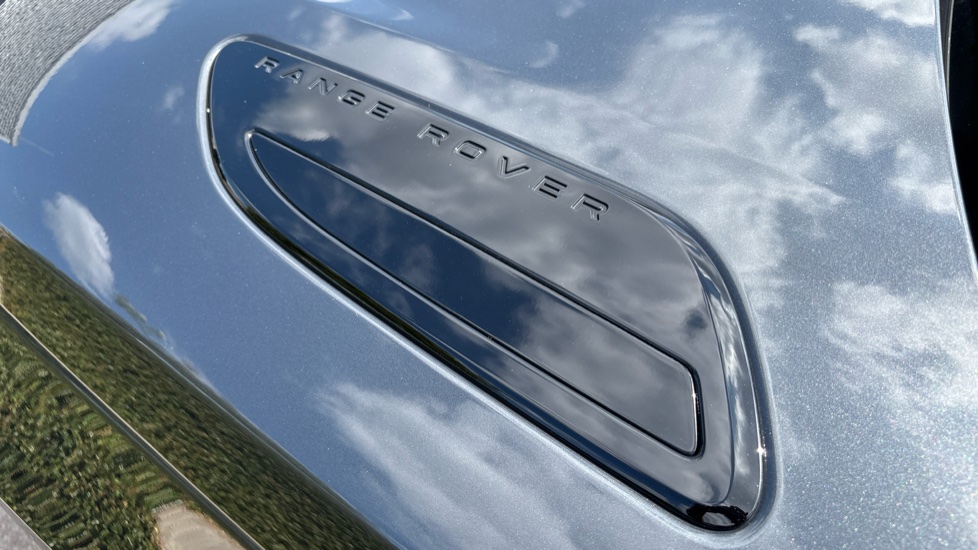 Land Rover Range Rover Velar 2.0 D200 MHEV Dynamic SE 5dr Auto Diesel Estate - Image 39
