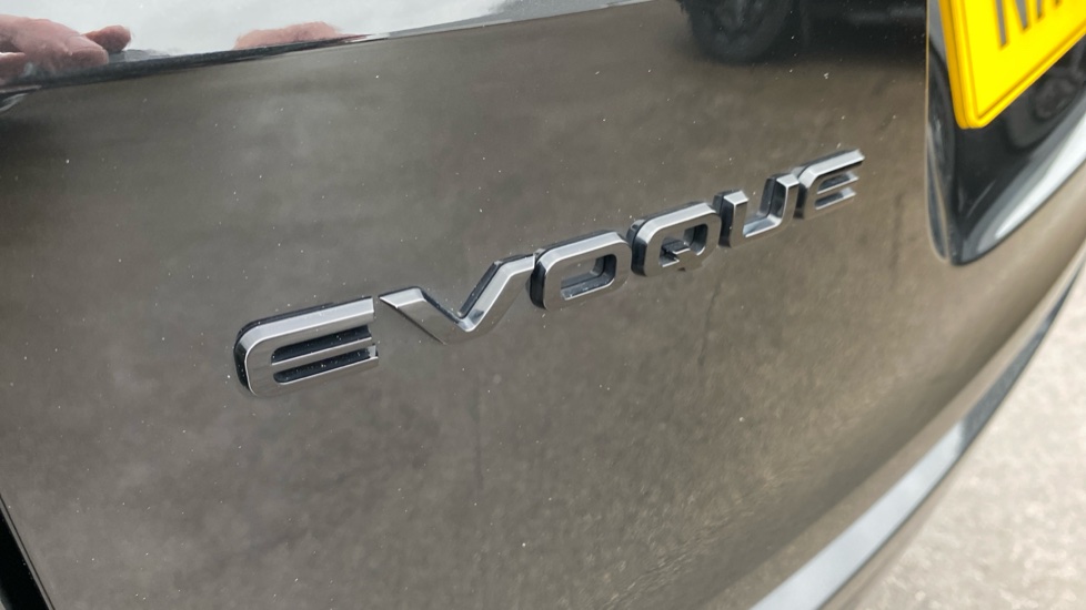Land Rover Range Rover Evoque 2.0 D200 Dynamic SE 5dr Auto Diesel Hatchback - Image 22
