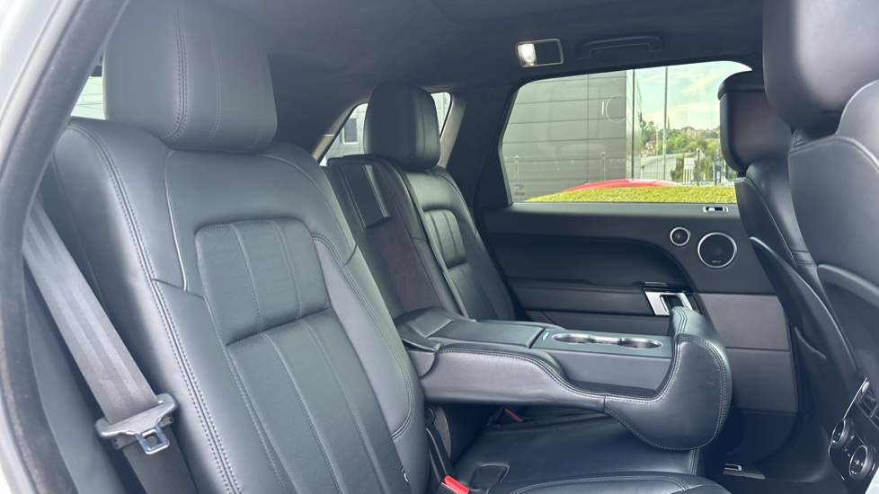 Land Rover Range Rover Sport 3.0 SDV6 Autobiography Dynamic 5dr Auto [7 Seat] Diesel Estate - Image 31